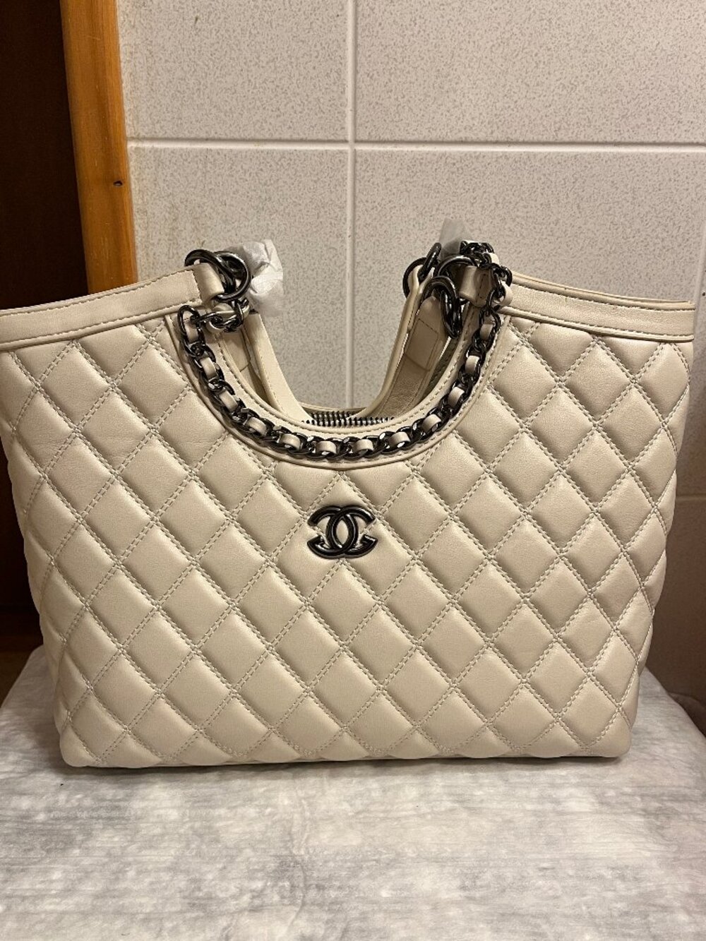 Genuine Leather White Quilted with gunmetal hardware handbag